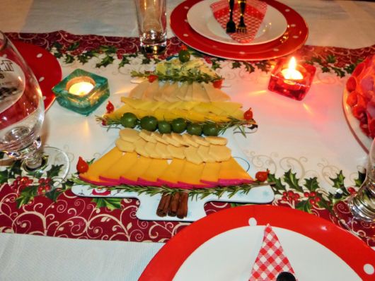 Mesa de Natal com frios