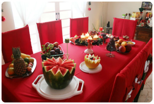 Mesa de Natal com frutas