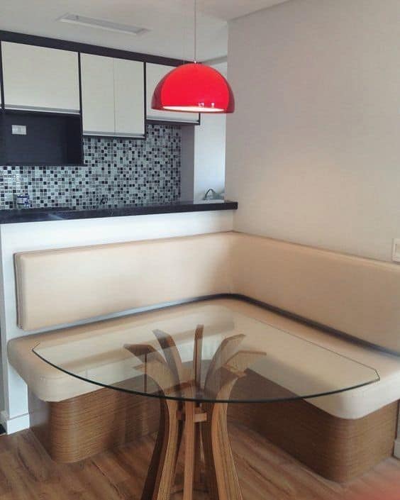 mesa de jantar triangular com canto alemão