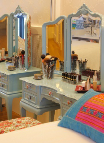 Penteadeira tradicional com espelho
