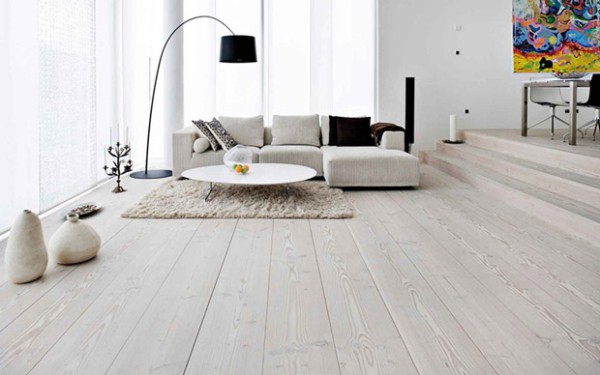 carpete de madeira cinza e branco
