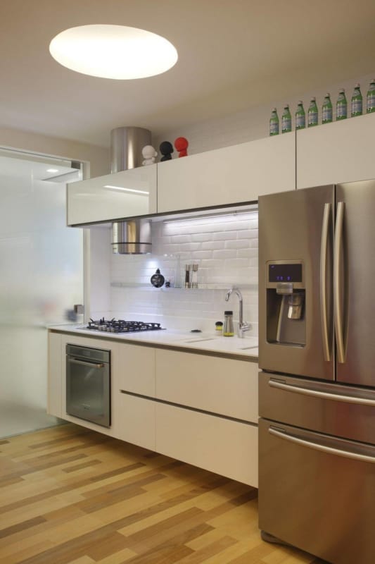carpete de madeira para cozinha pequena e moderna