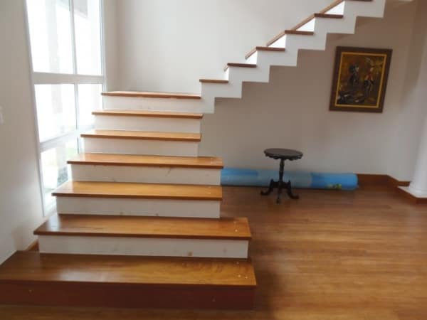 carpete de madeira para escada