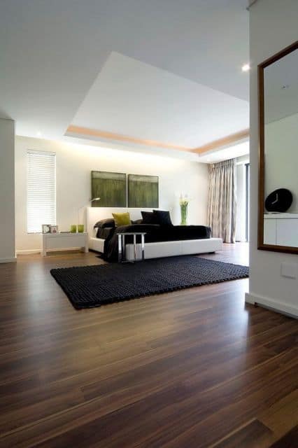 carpete de madeira para quarto de casal grande