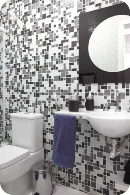 ideias de banheiro preto e branco com pastilhas