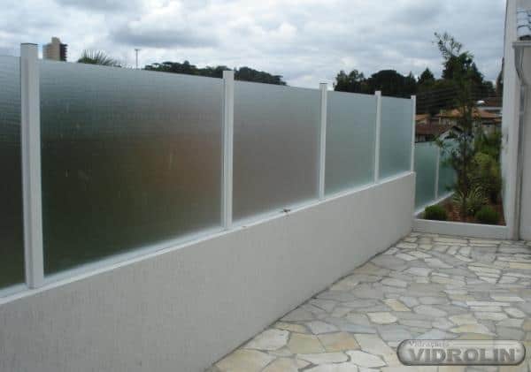muro de vidro jateado grande
