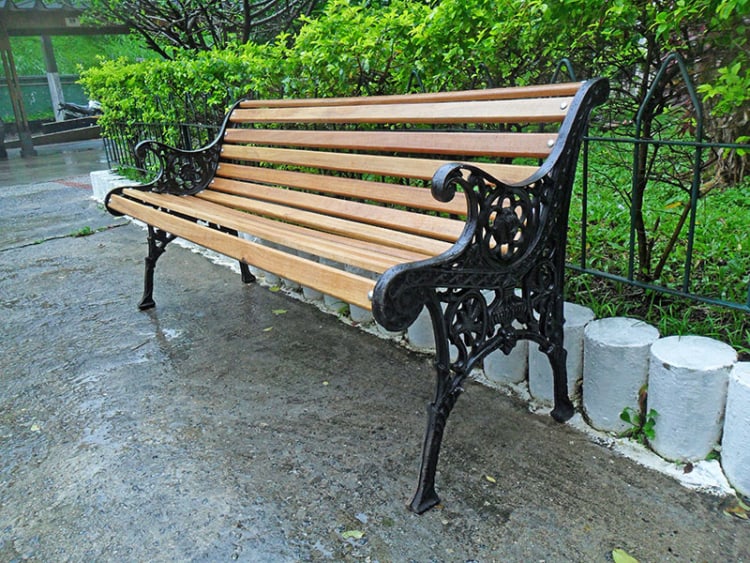 Bancos de jardim clássicos