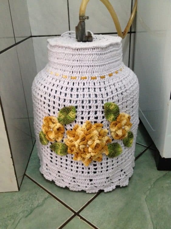 Capa de botijão em crochê Branco com Flores
