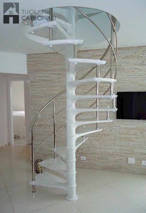 Escada branca para sala