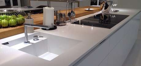 Cuba branca esculpida