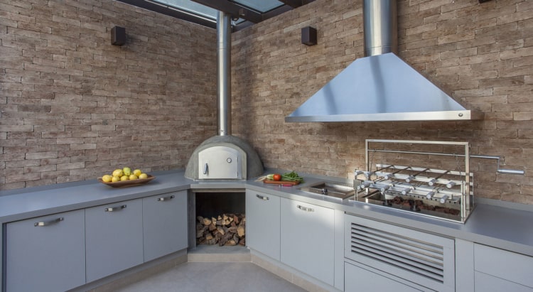 Forno de pizza a lenha moderno