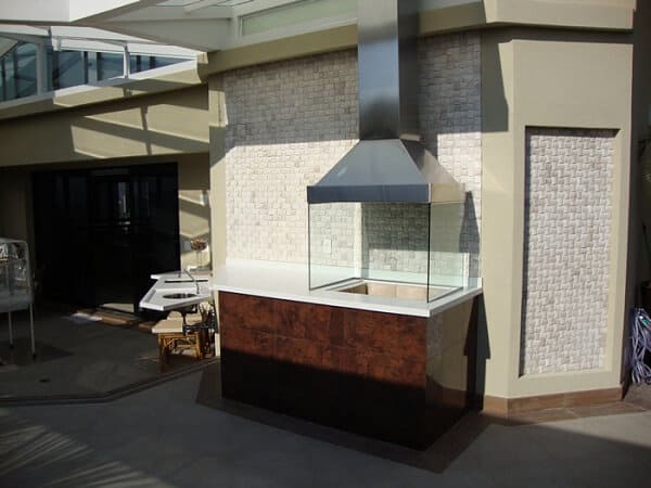 Modelo pre moldado de Churrasqueira de vidro