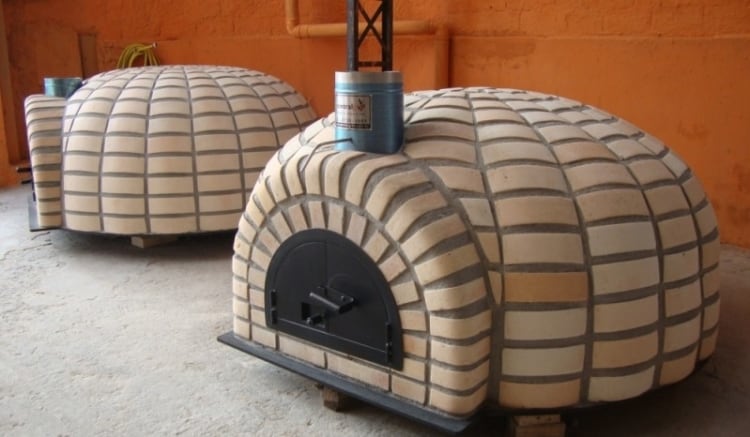 lindo Forno de pizza a lenha