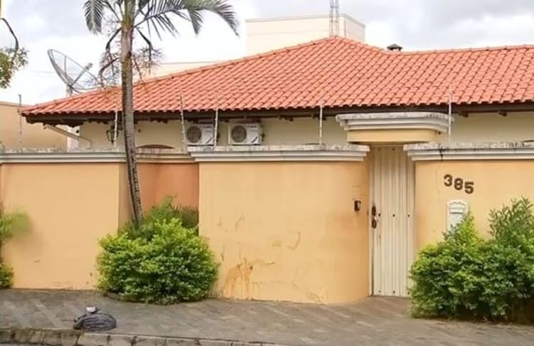 casas com cerca eletrica