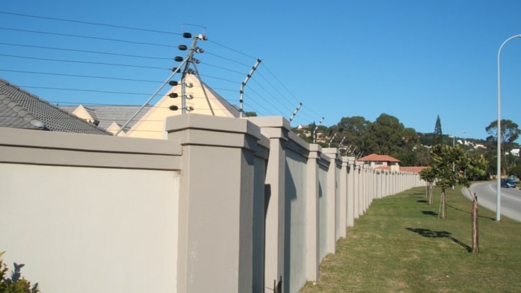 cerca elétrica residencial no muro